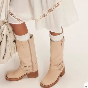 Kira Harness Boots by
Jeffrey Campbell ✨
